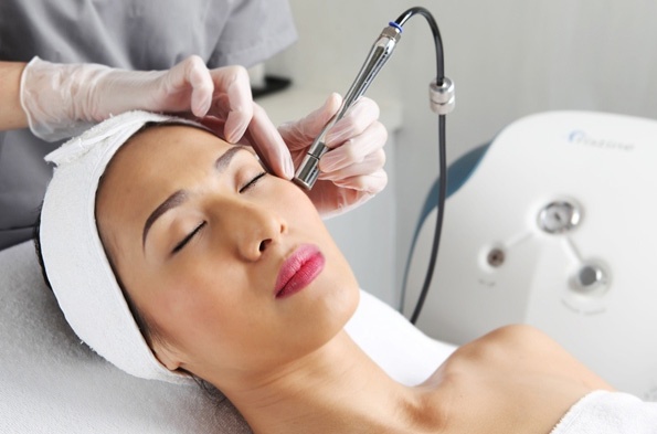 Trải Nghiệm Thực Tế: Khách Hàng Nói Gì Về Dịch Vụ Làm Sáng Da Bằng Laser Pico Toning Tại Oceania?